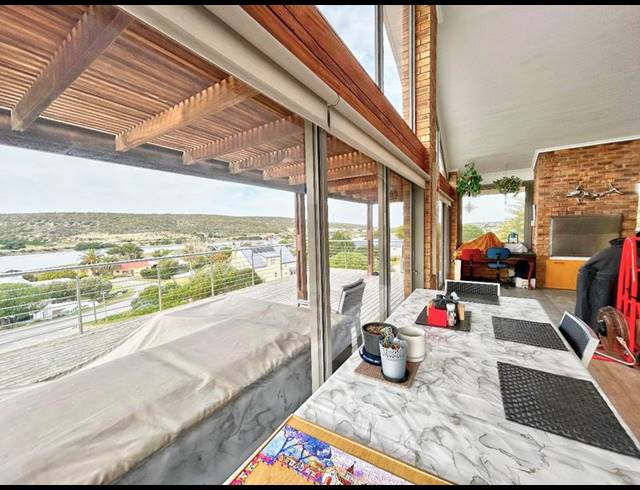 4 BEDROOM HOUSE FOR SALE IN STILBAAI-WES